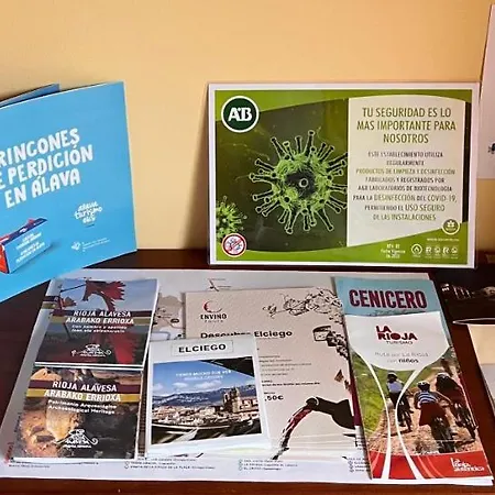 Uribe-enea Casa Sola Con Amplio Patio En Con Visita A Bodega, Siempre Sujeta A Disponibilidad 펜션 *