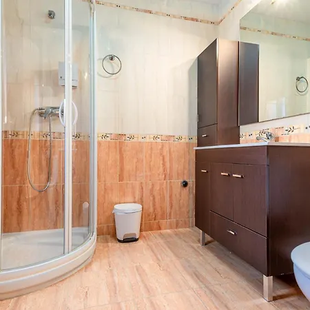 Uribe-enea Casa Sola Con Amplio Patio En Con Visita A Bodega, Siempre Sujeta A Disponibilidad