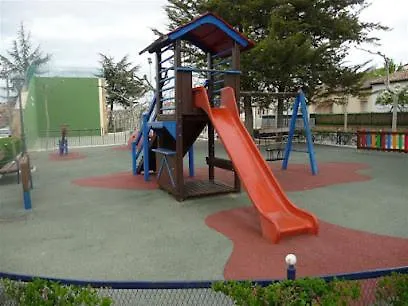 Uribe-enea Casa Sola Con Amplio Patio En Con Visita A Bodega, Siempre Sujeta A Disponibilidad Semesterbostad