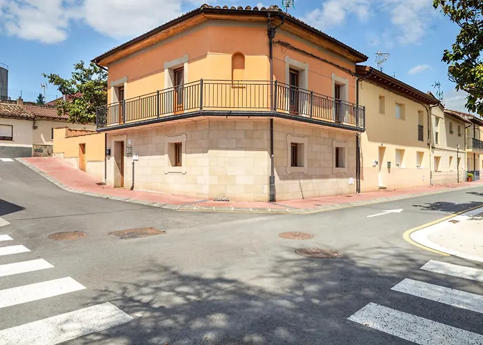 Uribe-enea Casa Sola Con Amplio Patio En Con Visita A Bodega, Siempre Sujeta A Disponibilidad Semesterbostad Elciego