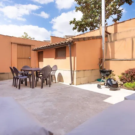 Holiday home Uribe-enea: Casa Sola Con Patio Y Visita A Bodega En *