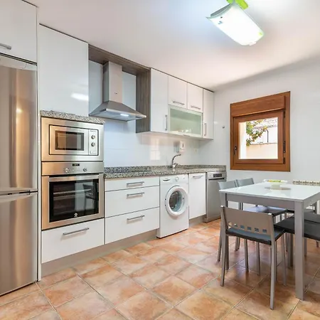 Uribe-enea Casa Sola Con Amplio Patio En Con Visita A Bodega, Siempre Sujeta A Disponibilidad