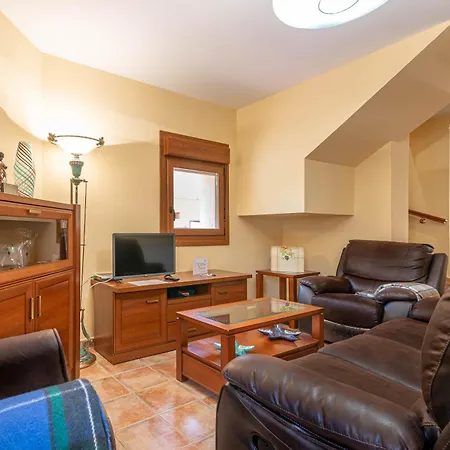 Uribe-enea Casa Sola Con Amplio Patio En Con Visita A Bodega, Siempre Sujeta A Disponibilidad * Elciego