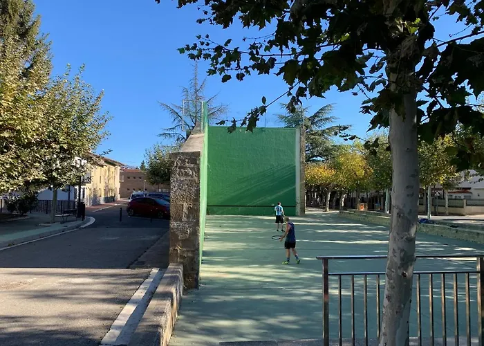 Uribe-enea Casa Sola Con Amplio Patio En Con Visita A Bodega, Siempre Sujeta A Disponibilidad